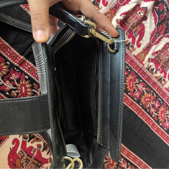 Van Heusen bag - Picture 2 of 5